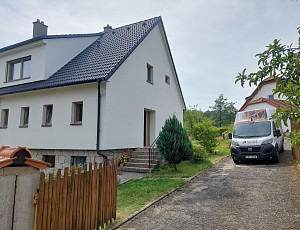 Zateplení stropu rodinného domu pomocí foukané izolace